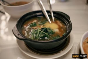 Braised Chinese Spinach with crab meat and egg